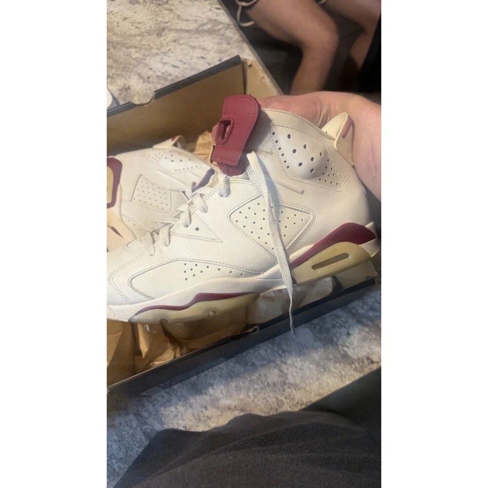 Jordan Air Jordan 6 Retro Maroon 2015 Leather High Top Men's Sneaker 384664-116